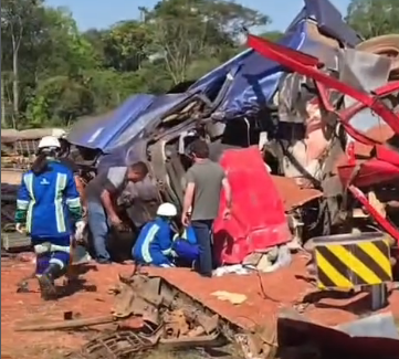 Acidente entre veículos de grande porte causa bloqueio na MT-235 em Campo Novo do Parecis