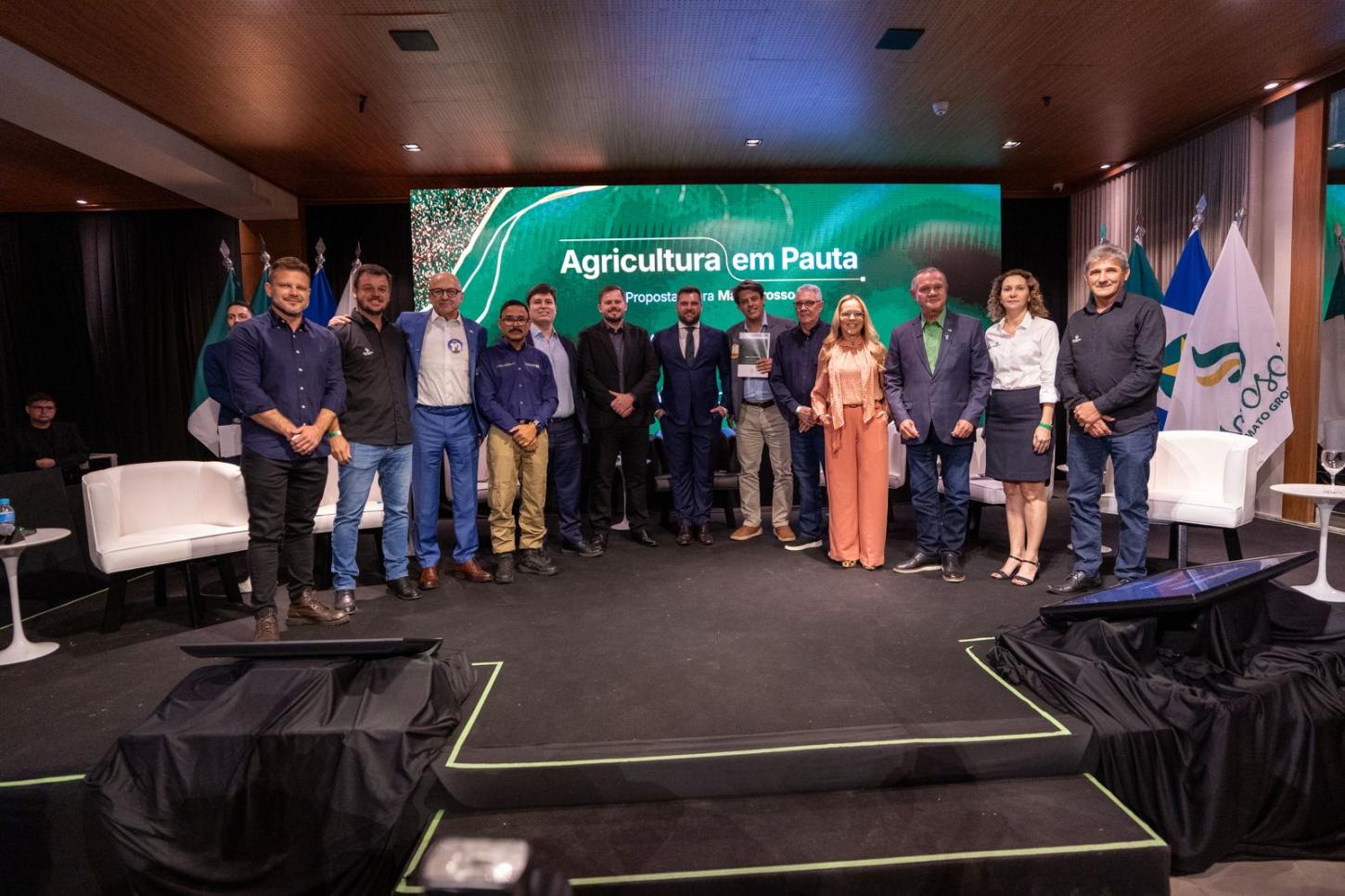 Aprosoja cobra fim do Fethab 2 em carta entregue a candidatos ao Governo de MT