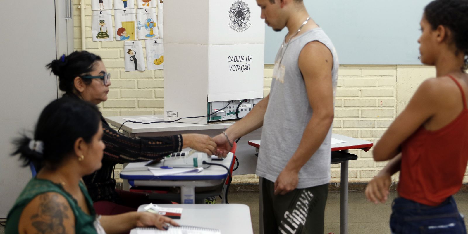 Eleitorado jovem encolhe 22% no Brasil com o avanço do envelhecimento populacional