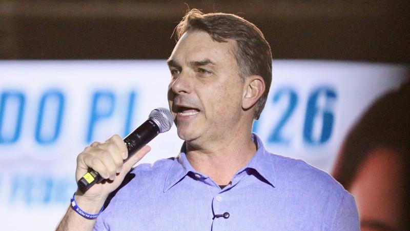 Flávio Bolsonaro vence com 71,51% dos votos em Sapezal no primeiro turno