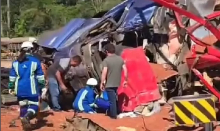 Acidente entre veículos de grande porte causa bloqueio na MT-235 em Campo Novo do Parecis