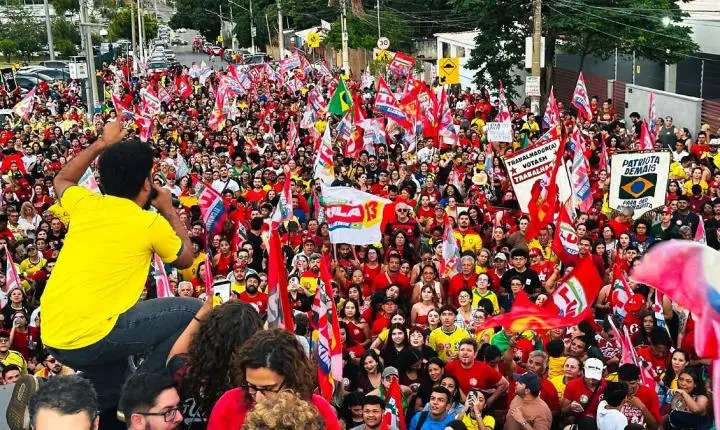 Apoiadores de Lula realizam ato em Cuiabá e apostam em virada no segundo turno