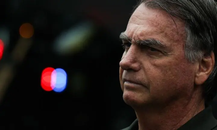 Bolsonaro pede ao STF licença da prisão domiciliar para ir ao dentista
