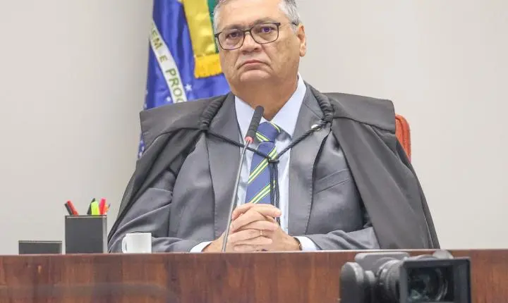 Dino garante a liberdade de expressão e libera post sobre Nossa Senhora