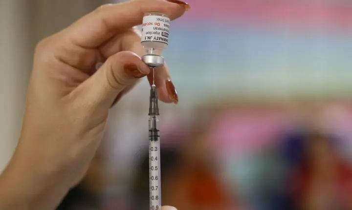 Vacinação contra o HPV reduz infecção entre jovens no Brasil, indica estudo