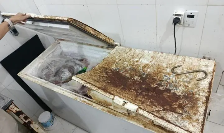 Vigilância Sanitária descarta mais de 192 quilos de carne após encontrar irregularidades em açougue de Cuiabá